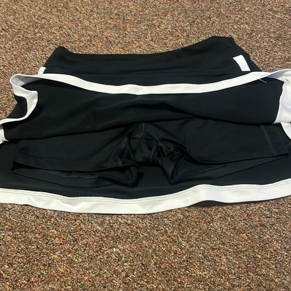 Nike Drifit Black Skort w White Accents Size Small - Picture 2 of 6